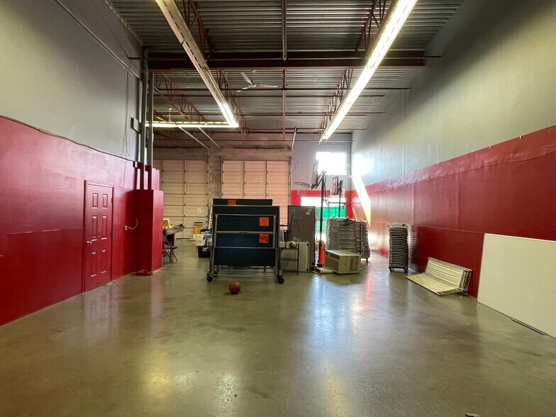 More Photos Of 8528 123rd St, Surrey Warehouse For Lease