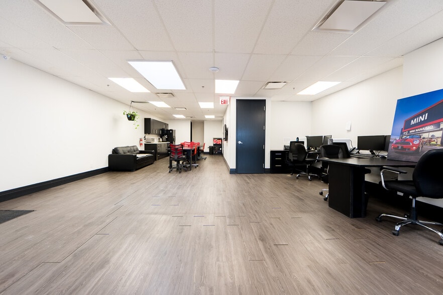 More Photos Of 7015 Tranmere Dr, Mississauga Warehouse For Sale