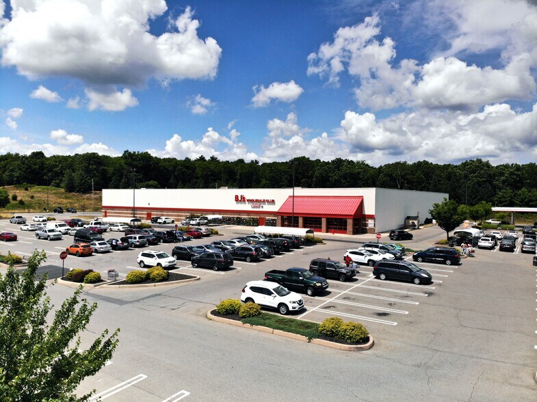 More Photos Of 450 State Rte 611, Stroudsburg Unknown For Lease