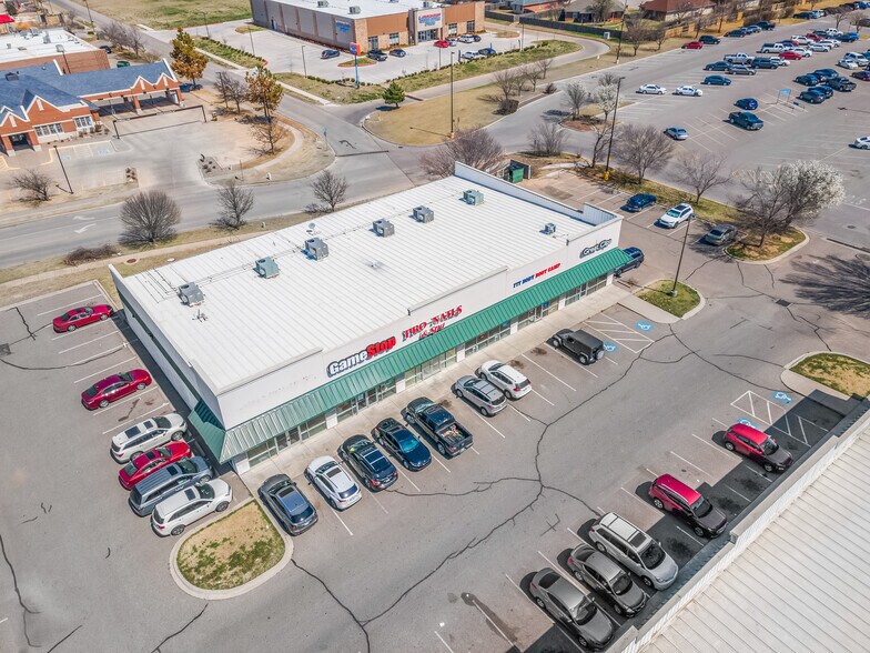 More Photos Of 627 12th Ave NE, Norman Unknown For Lease