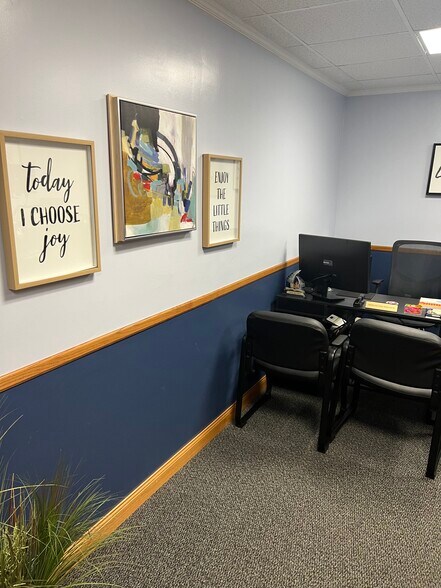 More Photos Of 1301-1315 21st St, Zion Unknown For Lease