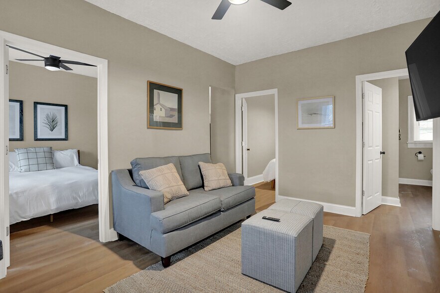 More Photos Of 1918 W Washington St, Indianapolis Apartments For Sale