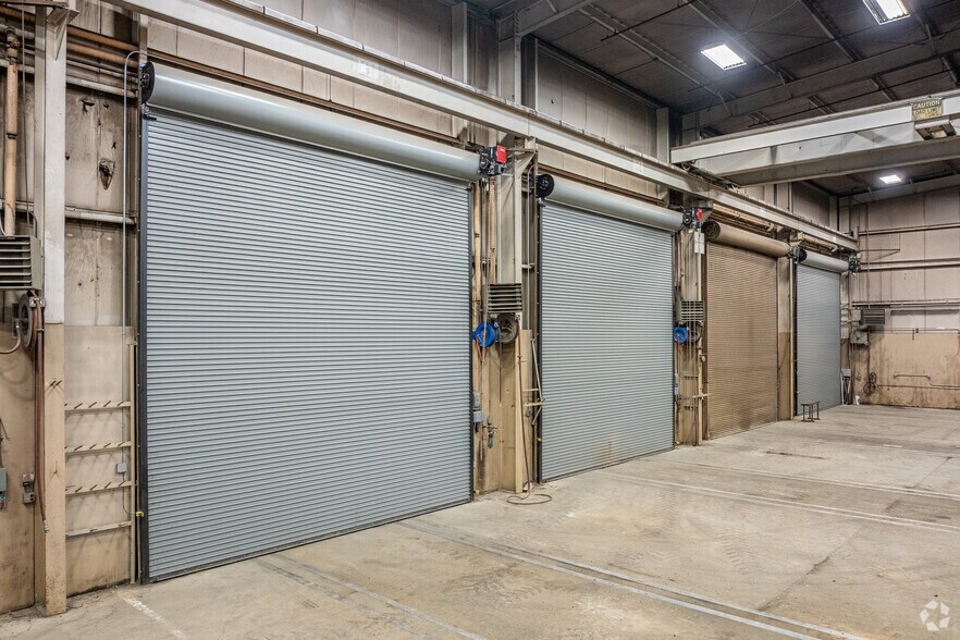 More Photos Of 6455 NE Columbia Blvd, Portland Warehouse For Lease