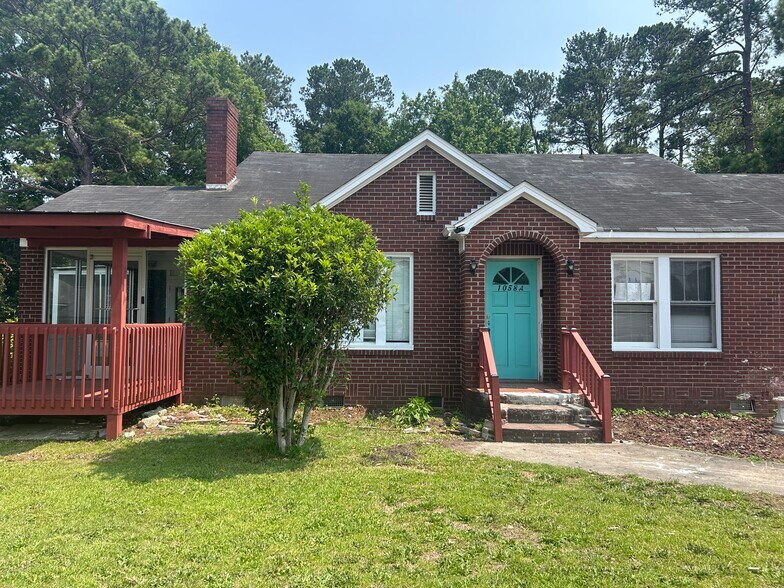 Primary Photo Of 1058 St Andrews Rd, Columbia General Retail For Sale