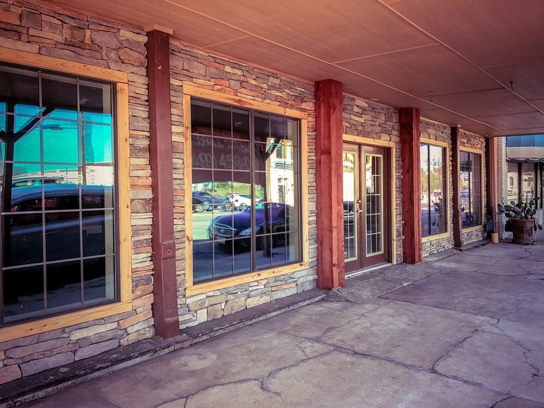 More Photos Of 118 S Main St, Weatherford Storefront Retail Office For Sale