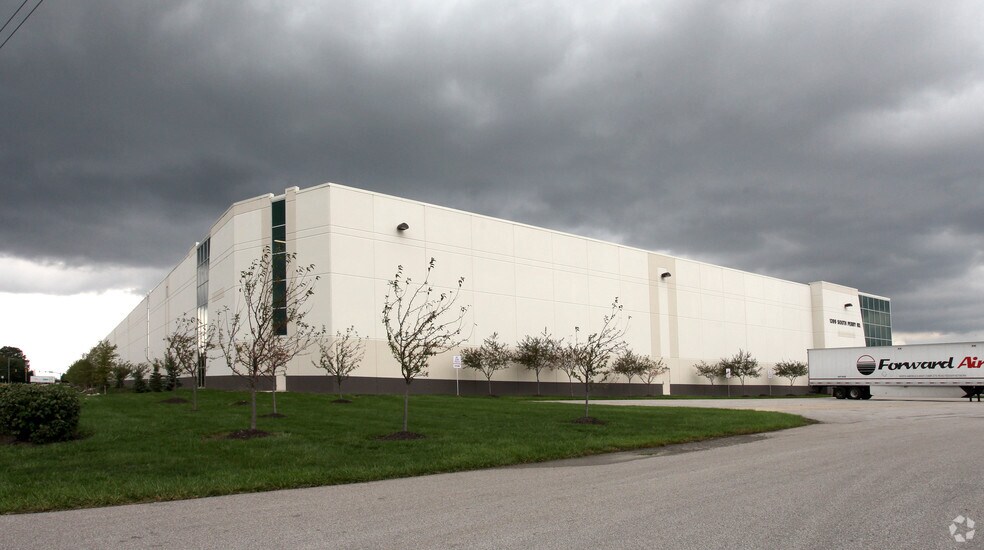 More Photos Of 1399 Perry Rd, Plainfield Warehouse For Lease