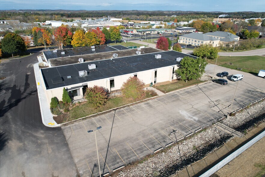 More Photos Of 1233 Janesville Ave, Fort Atkinson Manufacturing For Lease