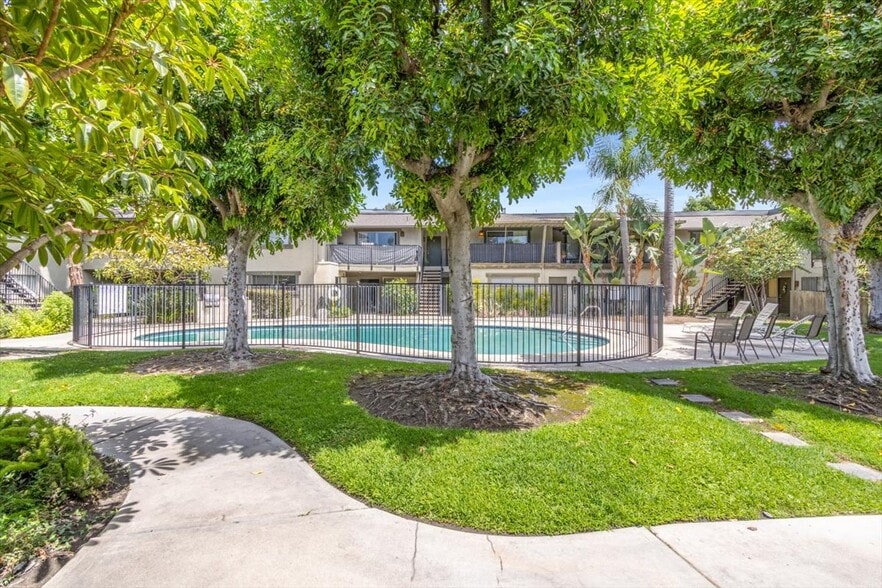 More Photos Of 2701 E La Palma Ave, Anaheim Apartments For Sale