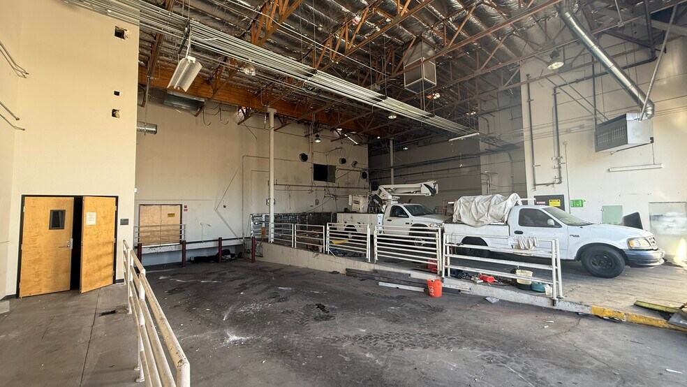 More Photos Of 871 Grier Dr, Las Vegas Light Distribution For Lease