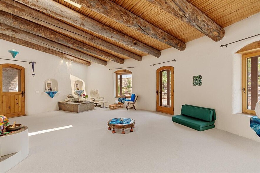 More Photos Of 18 Destierro Trail, Santa Fe Lodge Meeting Hall For Sale