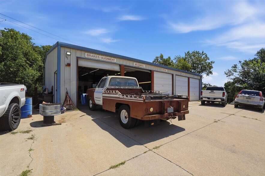 More Photos Of 5416 Jacksboro Hwy, Fort Worth Industrial For Sale
