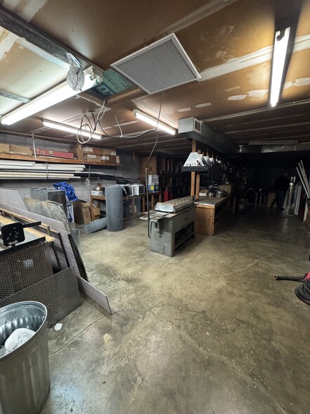 More Photos Of 1412 W Kirkwood Ave, Bloomington Industrial For Sale