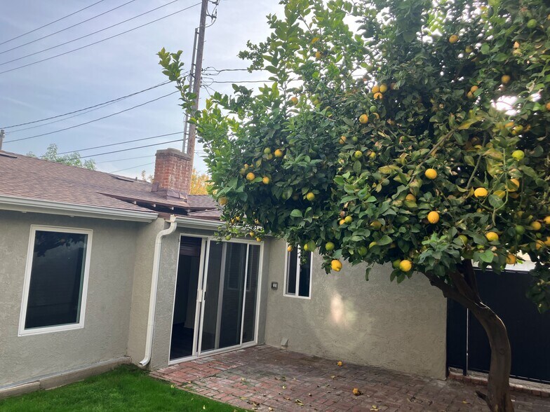 More Photos Of 271 W Ash Ave, Burbank Apartments For Sale