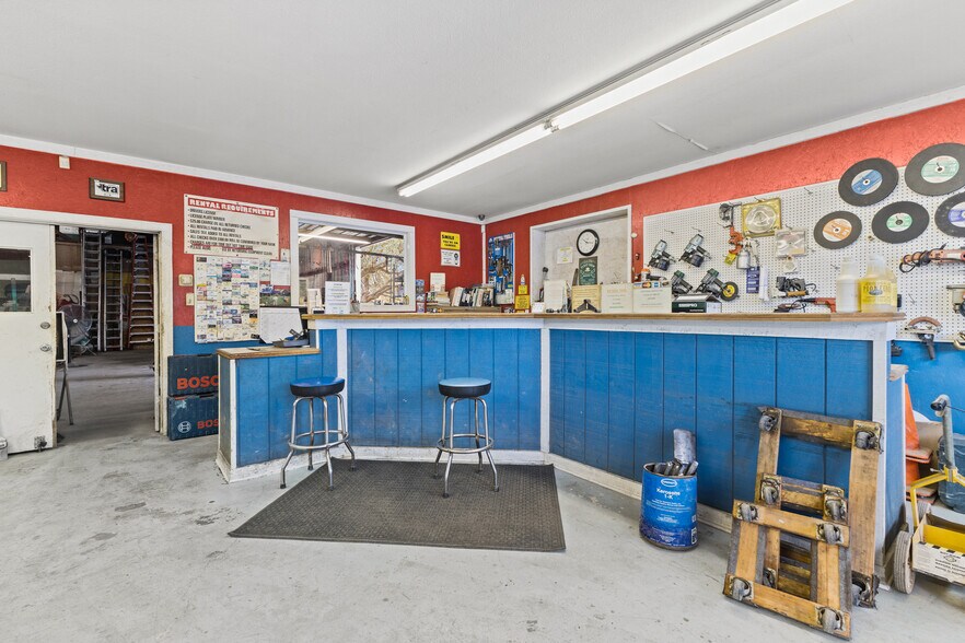 More Photos Of 17645 Blanco Rd, San Antonio General Retail For Sale