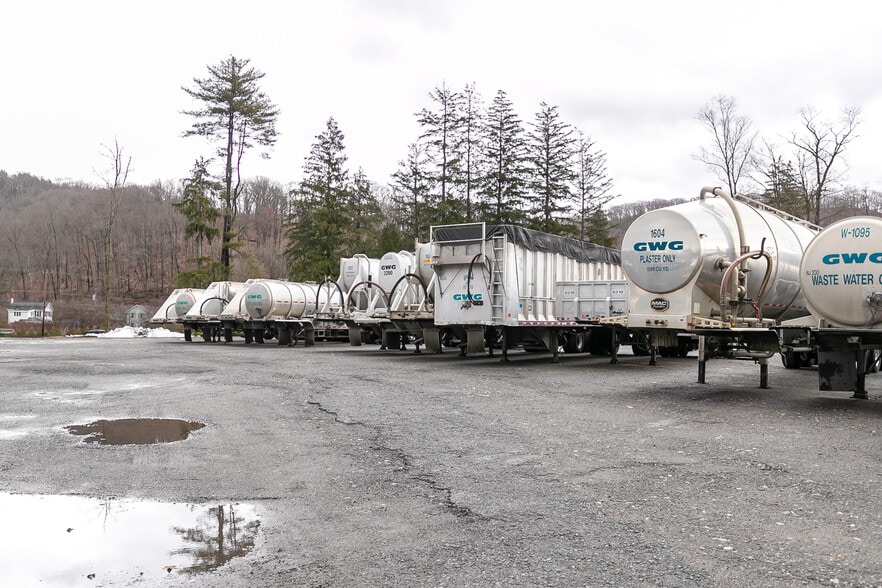 More Photos Of 56 US 46 Hwy, Columbia Distribution For Lease