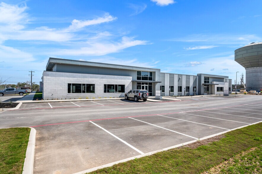 More Photos Of 4318 De Zavala Rd, San Antonio Office For Lease
