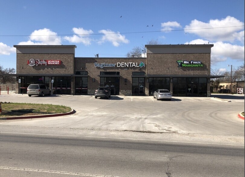 More Photos Of 240 S Saginaw Blvd, Saginaw Freestanding For Sale