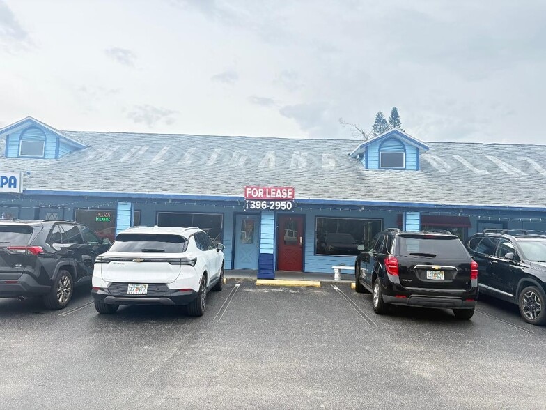 More Photos Of 9524 Blind Pass Rd, St Pete Beach General Retail For Lease