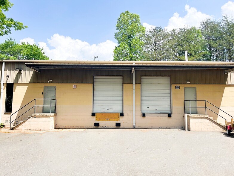 More Photos Of 4000 Brownsboro Rd, Winston-Salem Light Manufacturing For Sale