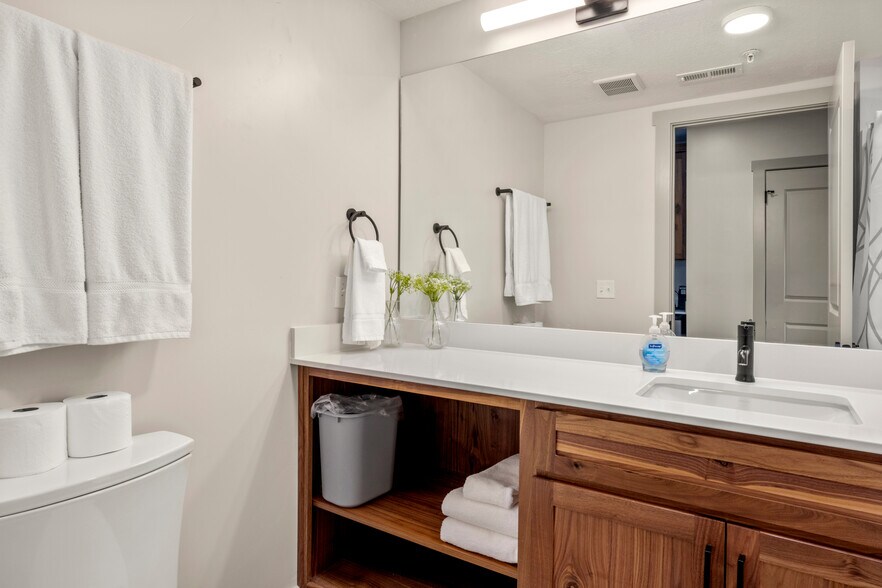 More Photos Of 45 E 150 S, Garden City Apartments For Sale