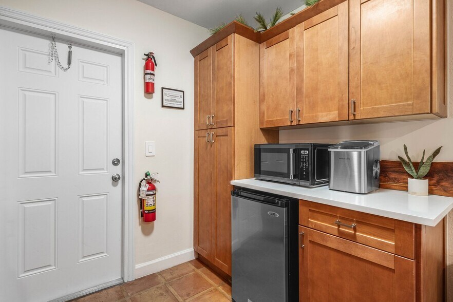 More Photos Of 615-617 NE 9th Ave, Fort Lauderdale Apartments For Sale