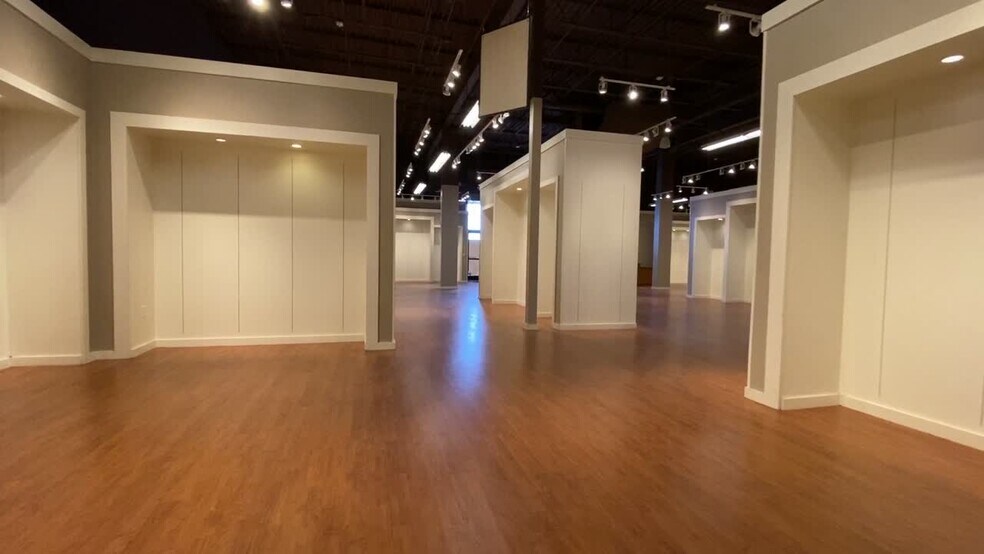 Primary Photo Of 4201 Elmore Ave, Davenport Unknown For Lease