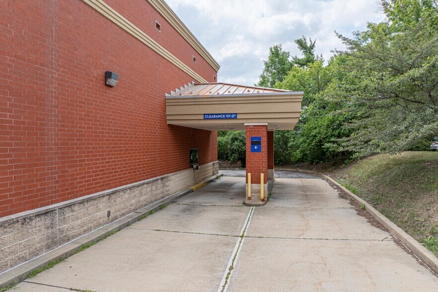 More Photos Of 1121 Bower Hill Rd, Pittsburgh Drugstore For Sale
