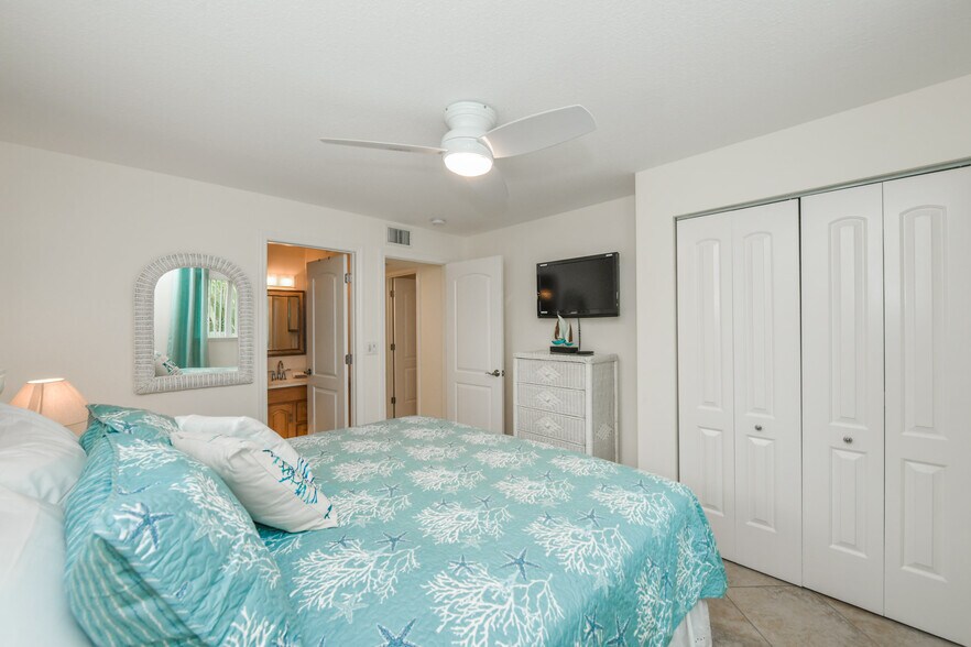 More Photos Of 308 Canal Rd, Siesta Key Apartments For Sale