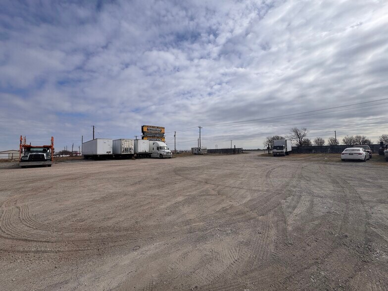 More Photos Of 9701 E Highway 67, Alvarado Service For Sale