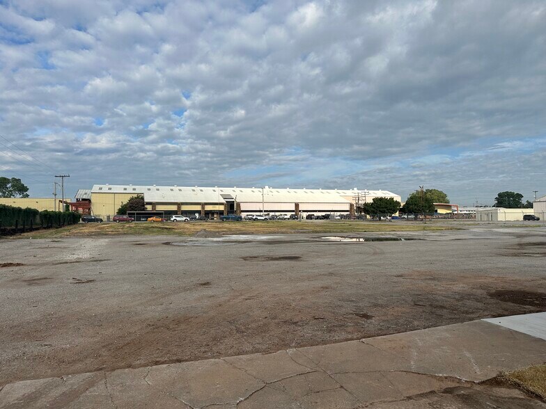 More Photos Of 4210 Elwood, Tulsa Land For Lease
