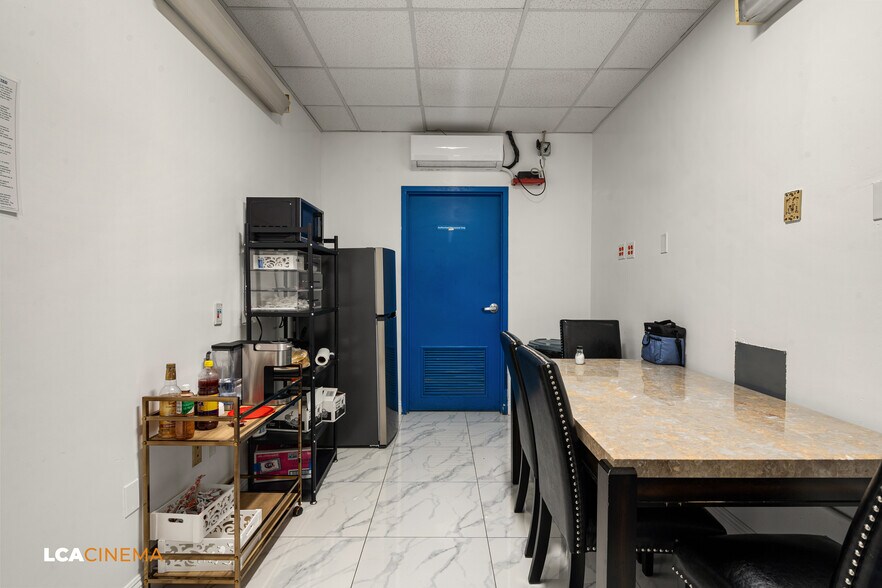 More Photos Of 3792 Ming Ave, Bakersfield Freestanding For Sale