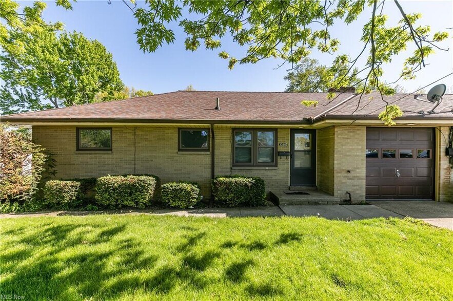 Primary Photo Of 33407 Electric Blvd, Avon Lake Specialty For Sale