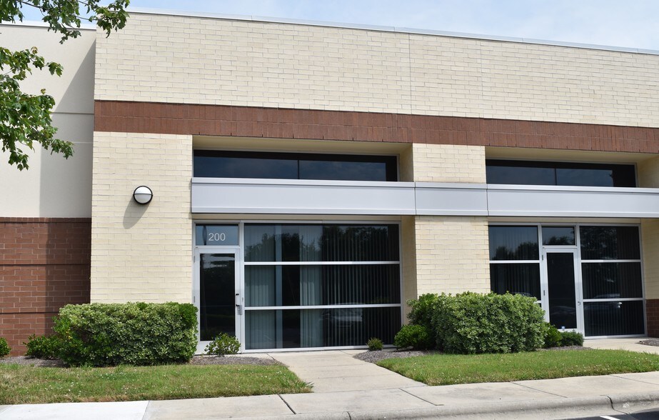 More Photos Of 2401 Whitehall Park Dr, Charlotte Research And Development For Lease