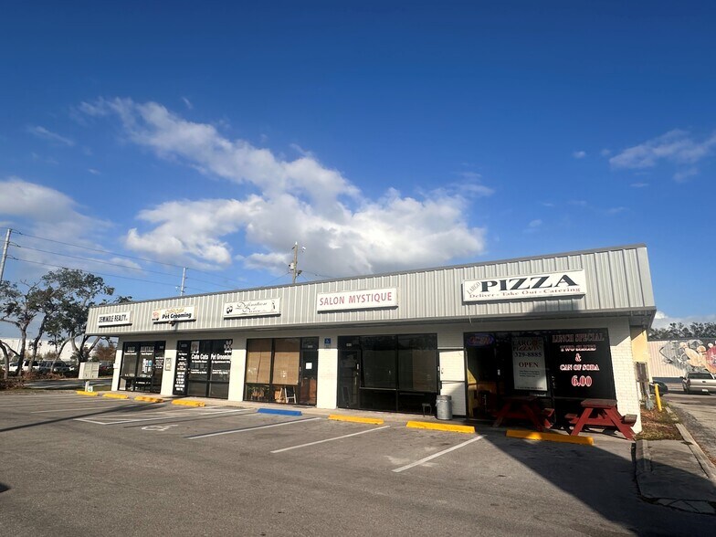 More Photos Of 11411 Starkey Rd, Largo General Retail For Lease