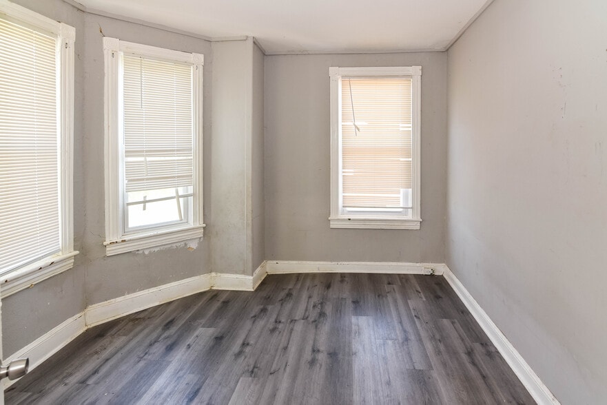 More Photos Of 128 S Philadelphia Blvd, Aberdeen Apartments For Sale