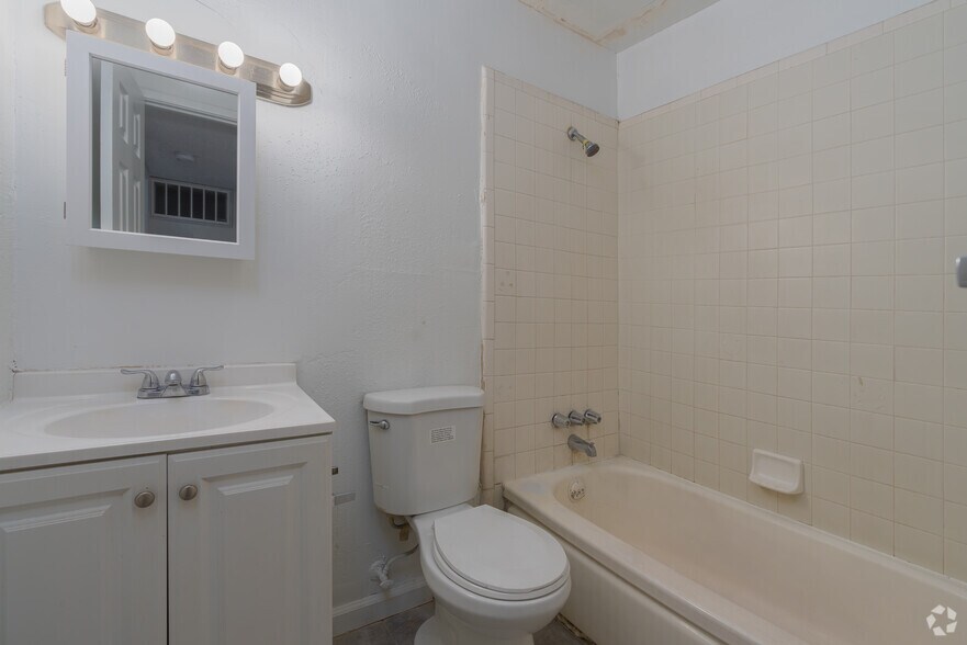 More Photos Of 695 Plaza Ave, Sacramento Apartments For Sale