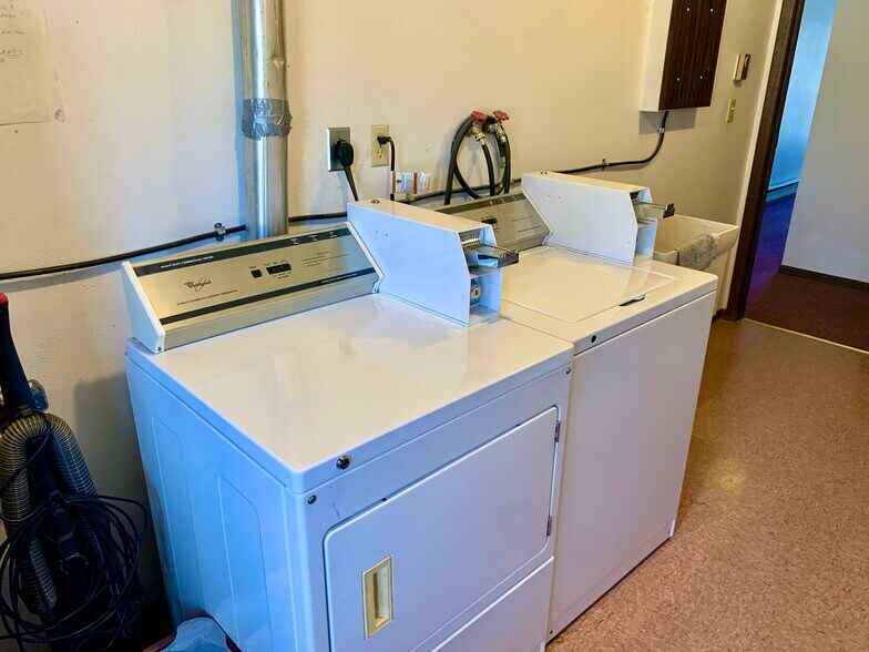 More Photos Of 110-116 Baldwin St, Granite Falls Apartments For Sale