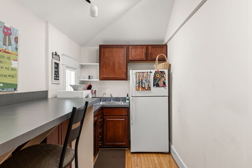 More Photos Of 6408 N Carrollton Ave, Indianapolis Office For Sale