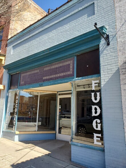 More Photos Of 527-529 S Elm St, Greensboro Storefront For Lease