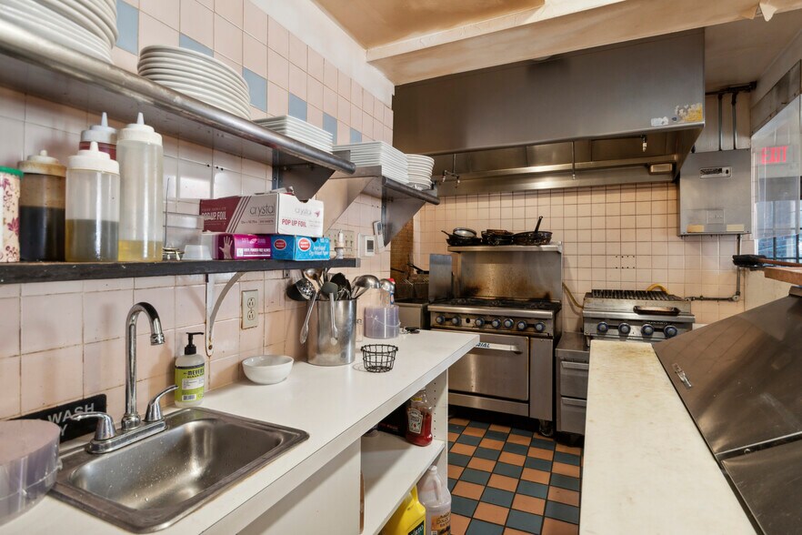 More Photos Of 1127 Pine St, Philadelphia Storefront Retail Residential For Sale