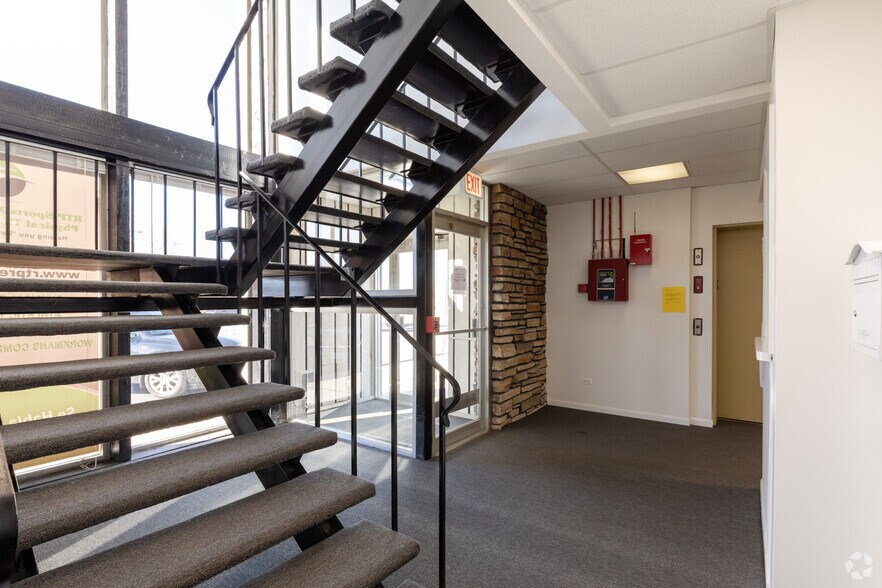 More Photos Of 1835 N 19th Ave, Melrose Park Medical For Lease