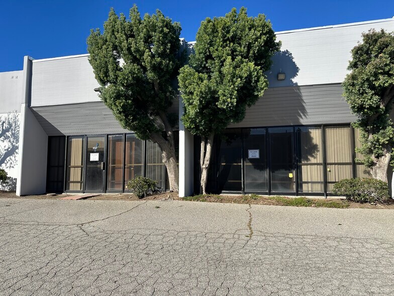 More Photos Of 9533-9551 Cozycroft Ave, Chatsworth Warehouse For Sale