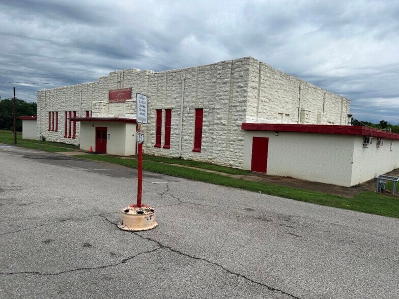 More Photos Of 306 E Neil Armstrong Pl, Tishomingo Schools For Sale