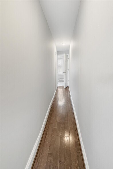 More Photos Of 204 E 25th St, Baltimore Office For Sale