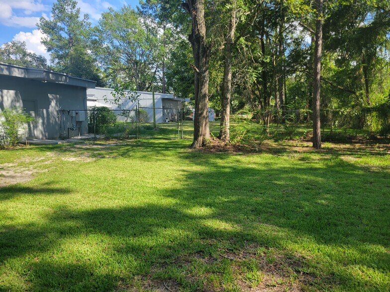 More Photos Of 8428 New Kings Rd, Jacksonville Storefront Retail Office For Lease