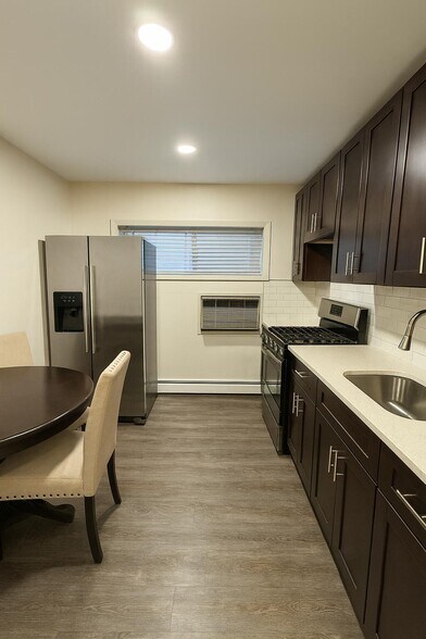 More Photos Of 3579 Merrick Rd, Seaford Office For Lease