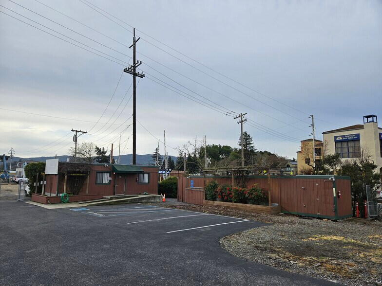 More Photos Of 998 Rush Creek Pl, Novato Land For Lease