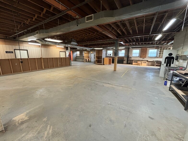 More Photos Of 202 S 6th St, Emmaus Light Manufacturing For Sale
