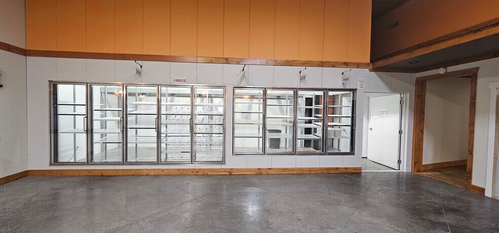 More Photos Of 100 W Pleasant, Cincinnati General Retail For Sale
