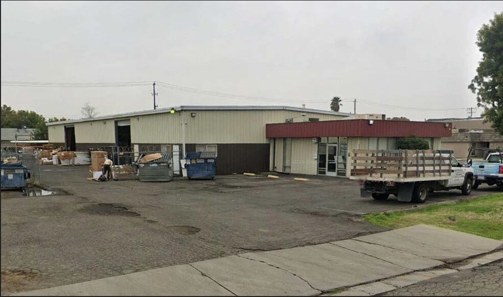 Primary Photo Of 5234 E Pine Ave, Fresno Warehouse For Lease